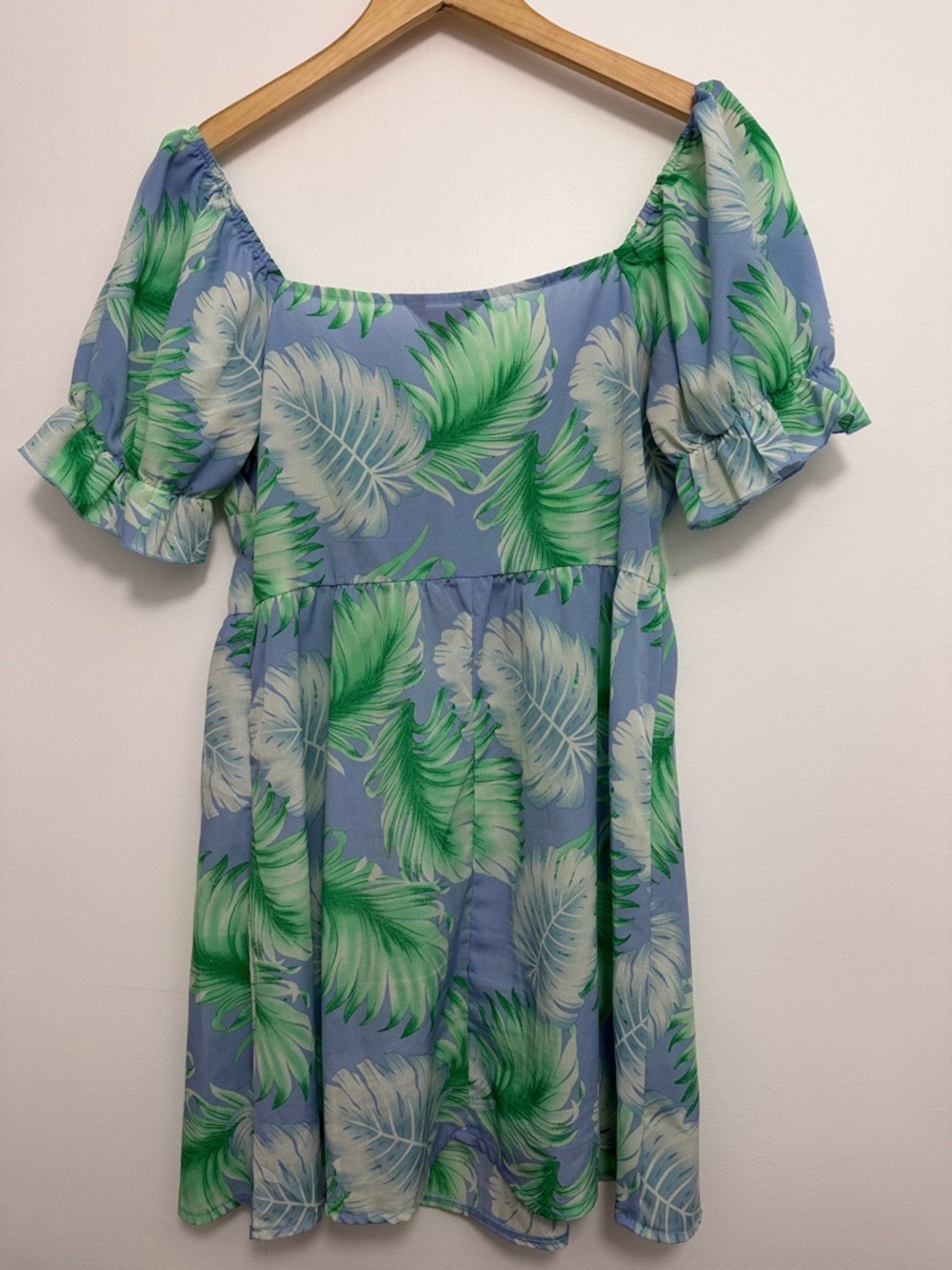 Missguided Blue and Green Tropical Leaf Mini Dress with Puff Sleeves - Picture 8 of 10